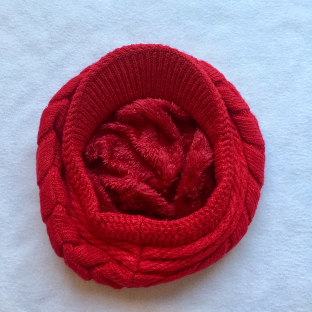 2 for $40 Red Beret  knitted Rabbit fur Beanie - Picture 4 of 4